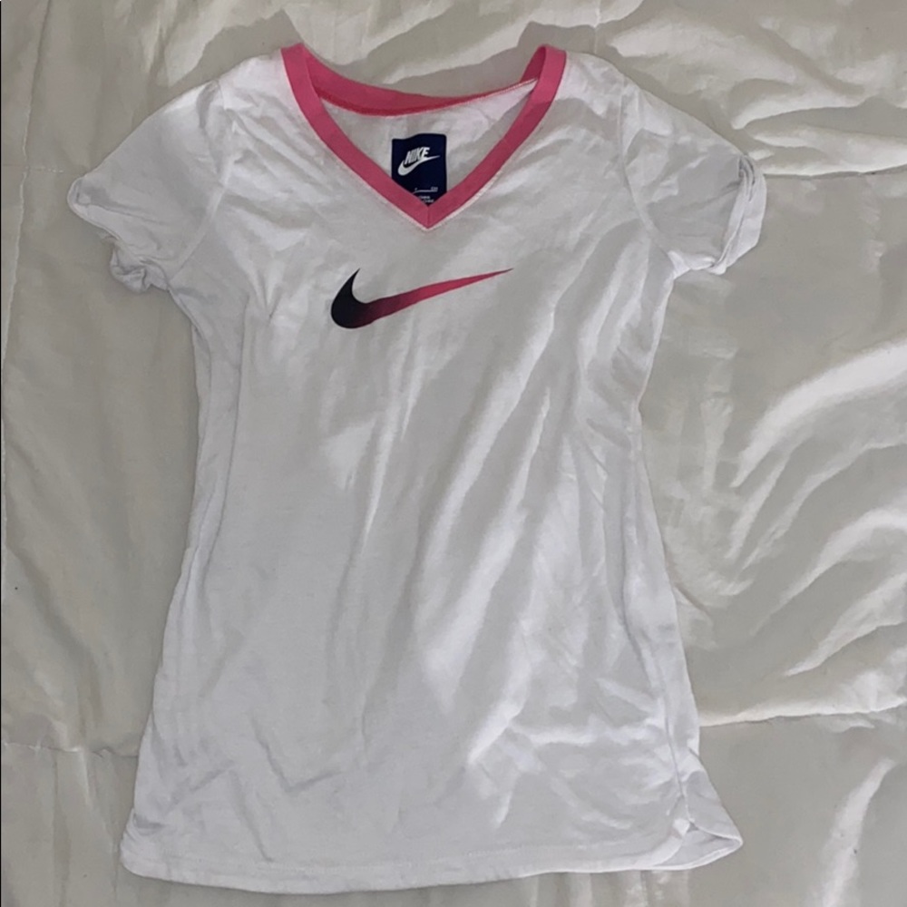 GIRLS NIKE T-SHIRT